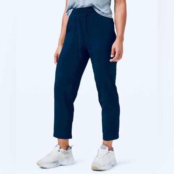 Lululemon Beyond the Studio Crop size 8 Night Sea NWT 🌊 25" - Picture 5 of 6